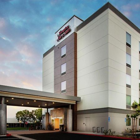 Hampton Inn & Suites Irvine/Orange County Airport Dış mekan fotoğraf